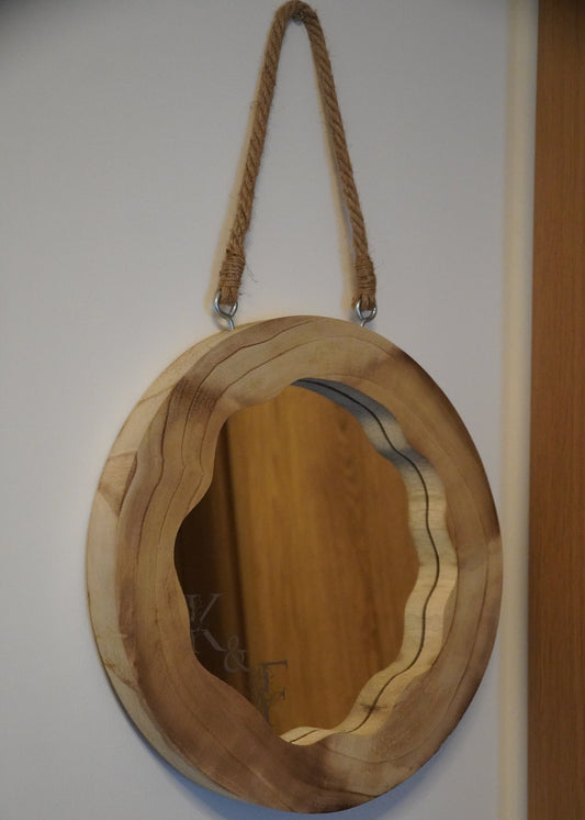 Holz Wandspiegel mit Gravur